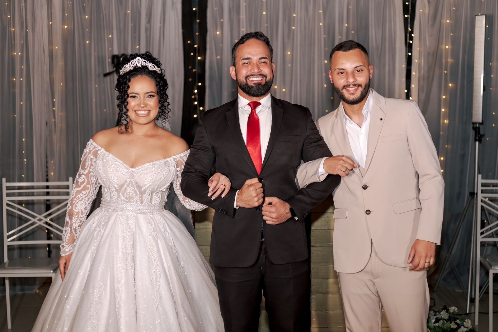Casal em cerimônia celebrada por Jessé Alves