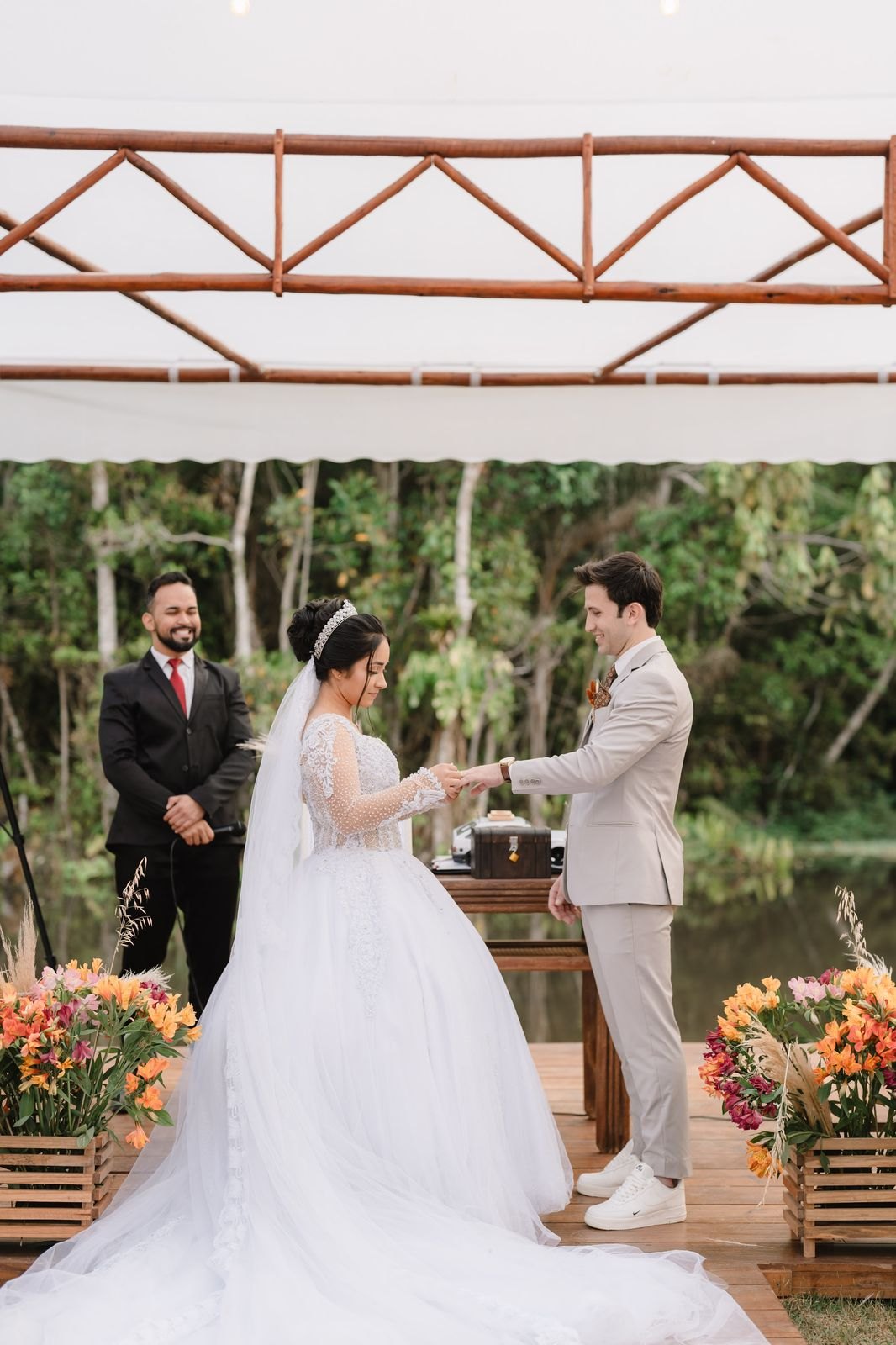 Momento emocionante de casamento