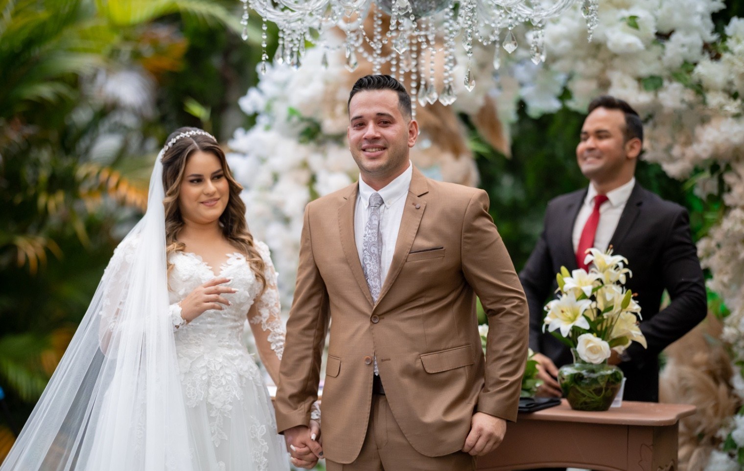 Cerimônia elegante com casal