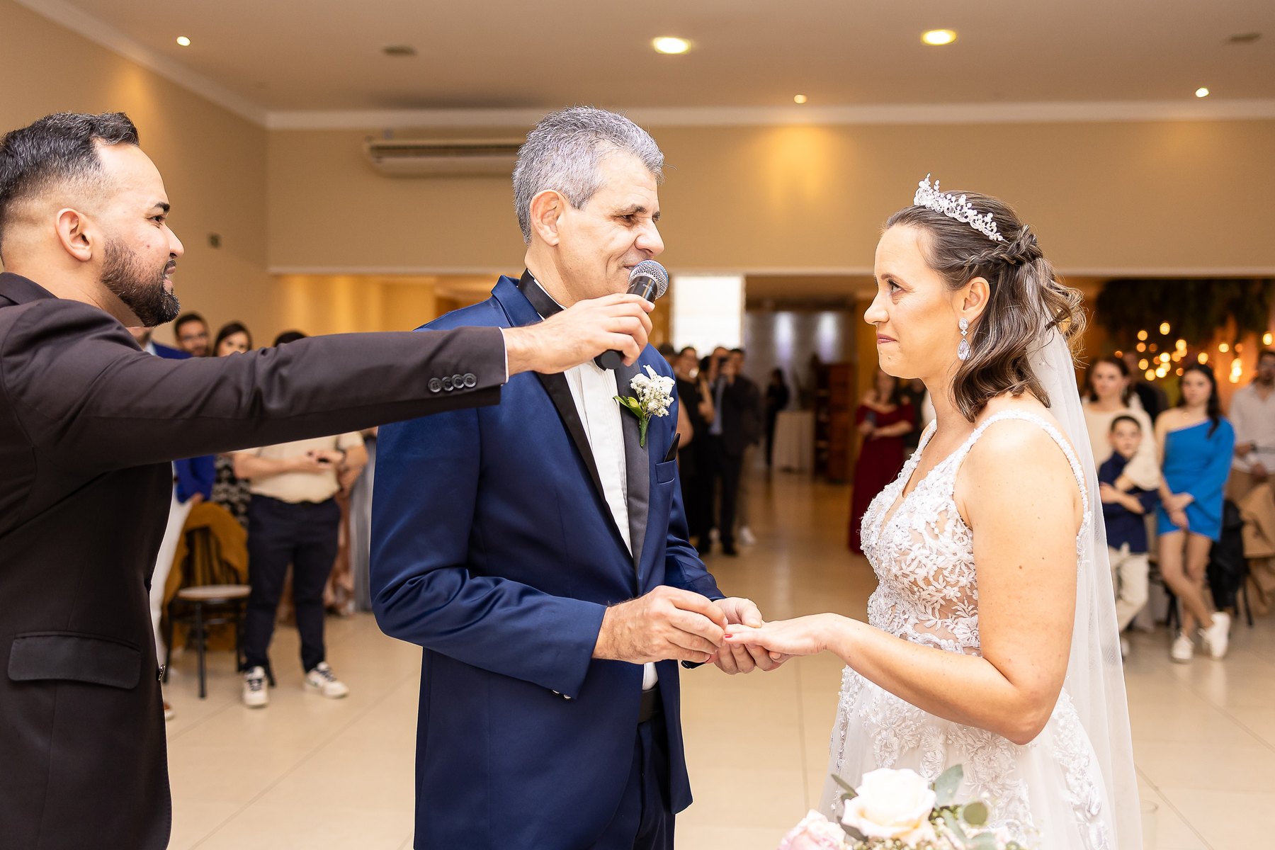 Casamento celebrado com elegância